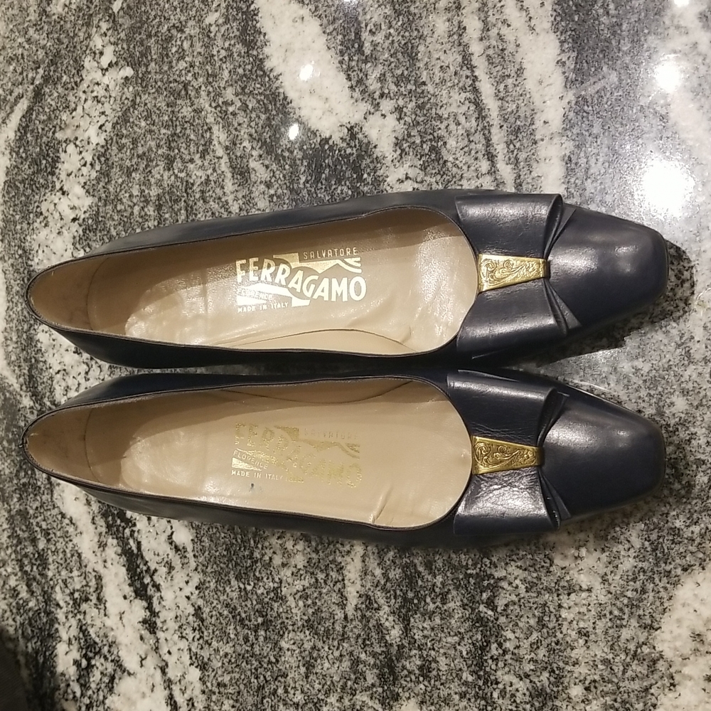 Navy Blue Bows on Toes Salvatore Feragamo 9AAA - Picture 1 of 13